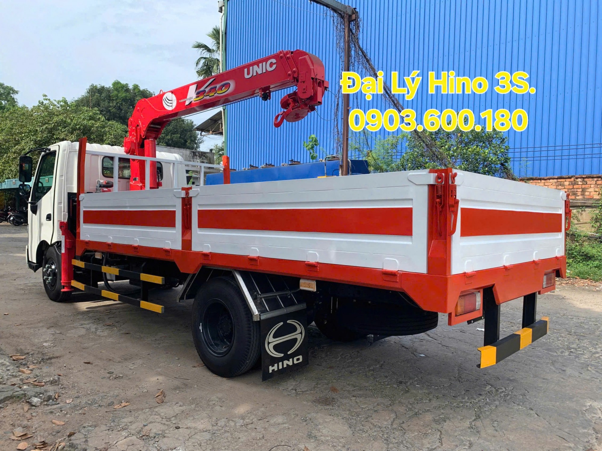 Xe Tải Cẩu Hino XZU730L 3 Đoạn Cần