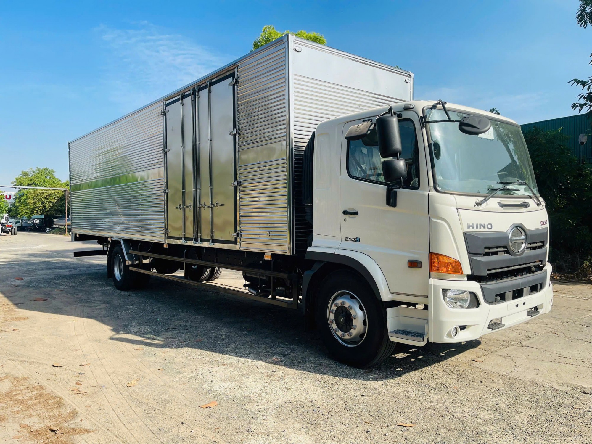 Hino FG Thùng Kín Inox dài 10m