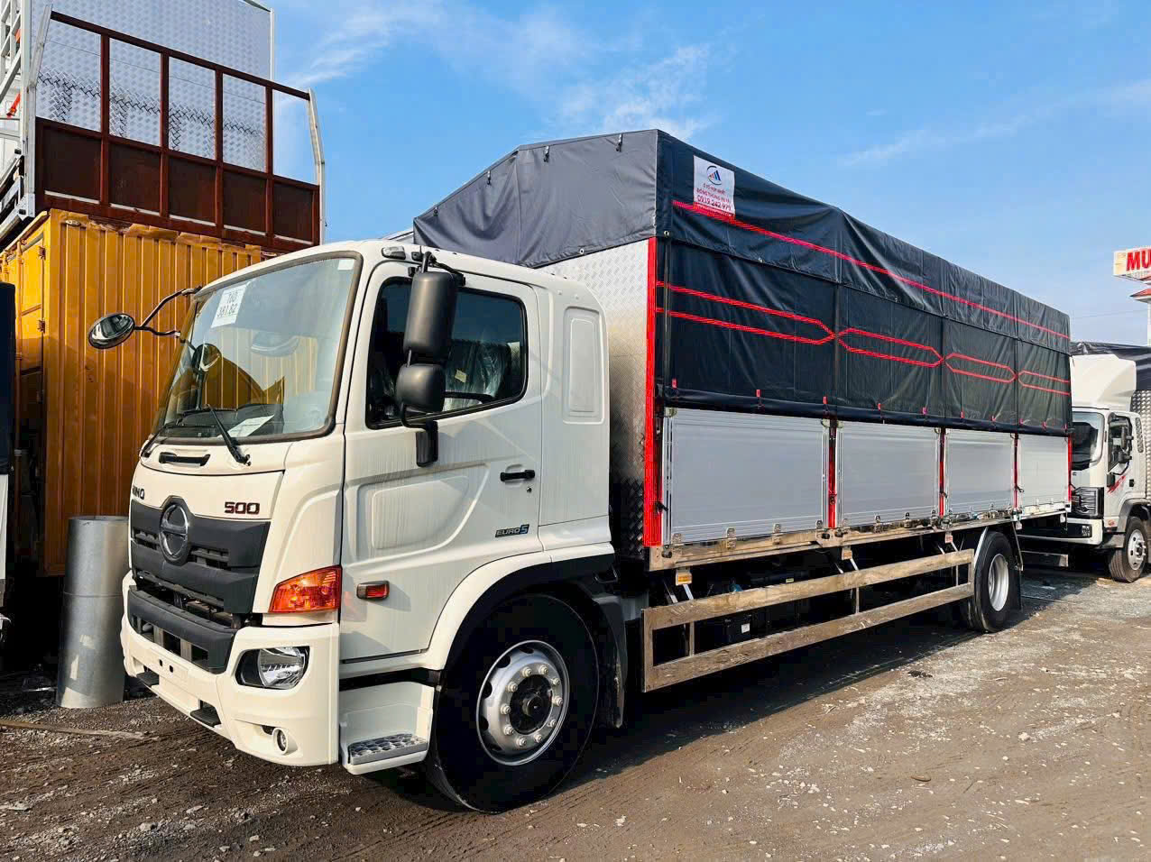 Hino 500 FG Thùng 8m Tải 8,6 tấn